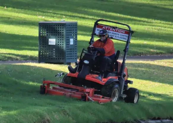 Tow With a Zero-Turn Mower